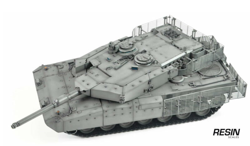 Leopard 2SG Main Battle Tank 1/35 Scale Readymade Model